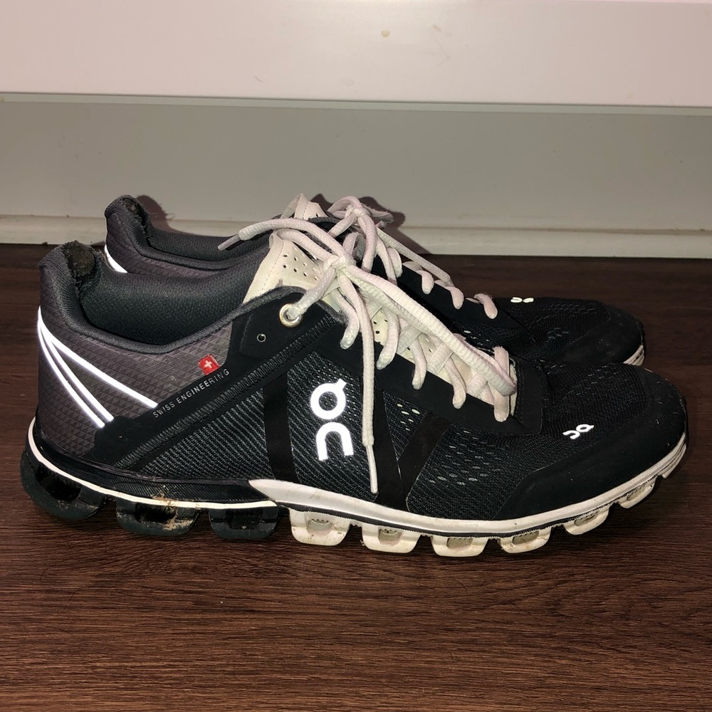 On Cloudflow sneaker